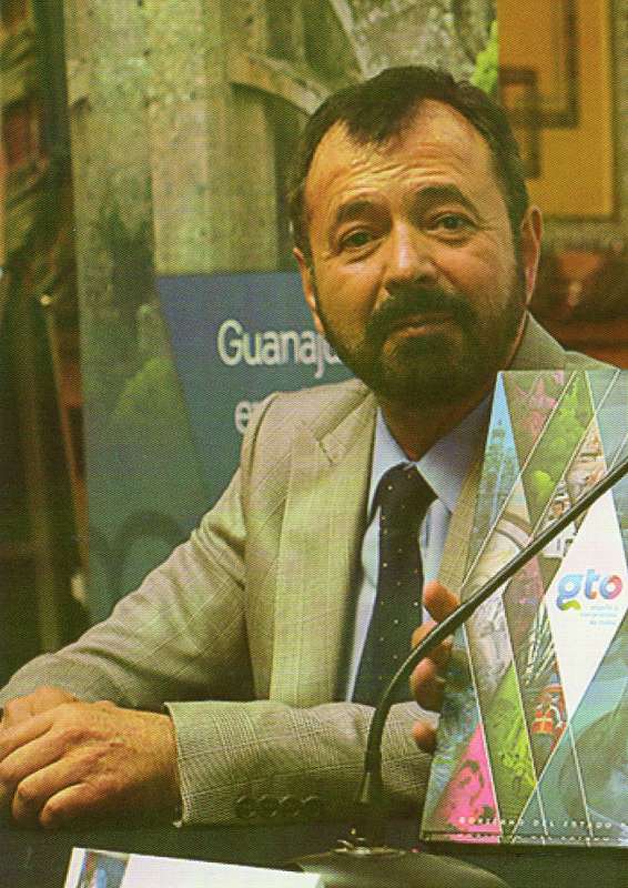 Dr. Juan Alcocer Flores. Director del Instituto Estatal de Cultura.